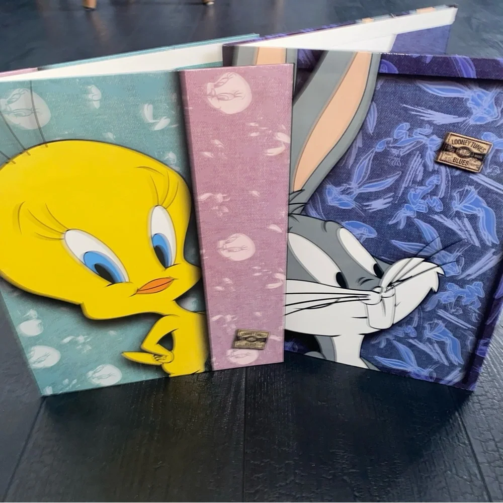 Vintage 1995  Looney Tunes Blues Tweety Bird Bugs Bunny Lot Of 2 Folders‎